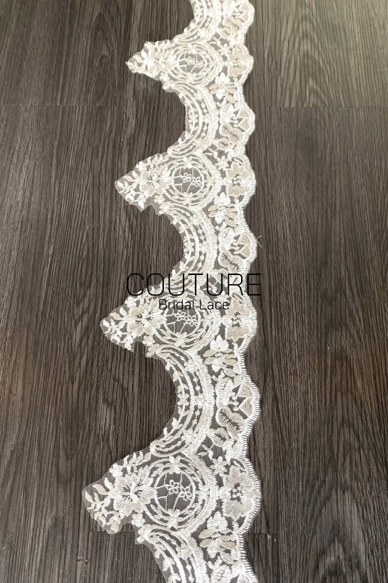 Lace Trim: Ivory Delicate Floral Vine Scroll with Scalloped Botanical Edge Border, 1 Meter