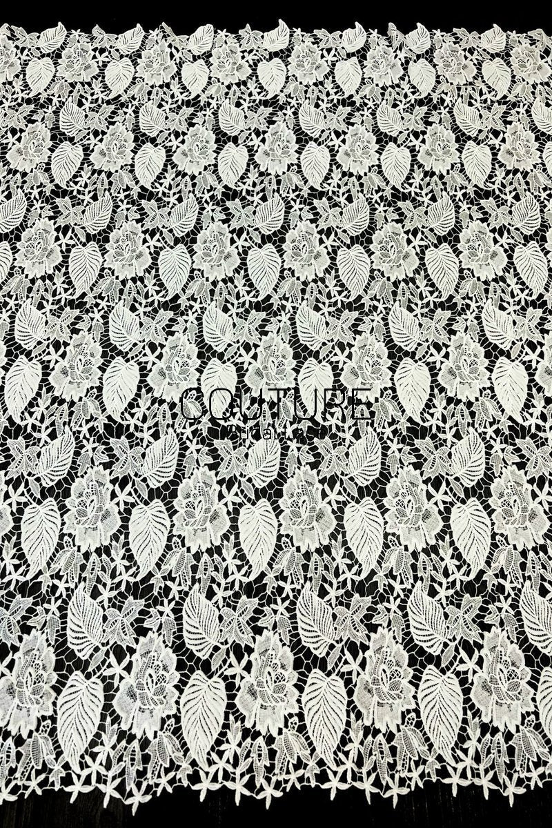 Floral Lace: Ornate Floral Vine with Scalloped Border, 3 Meters