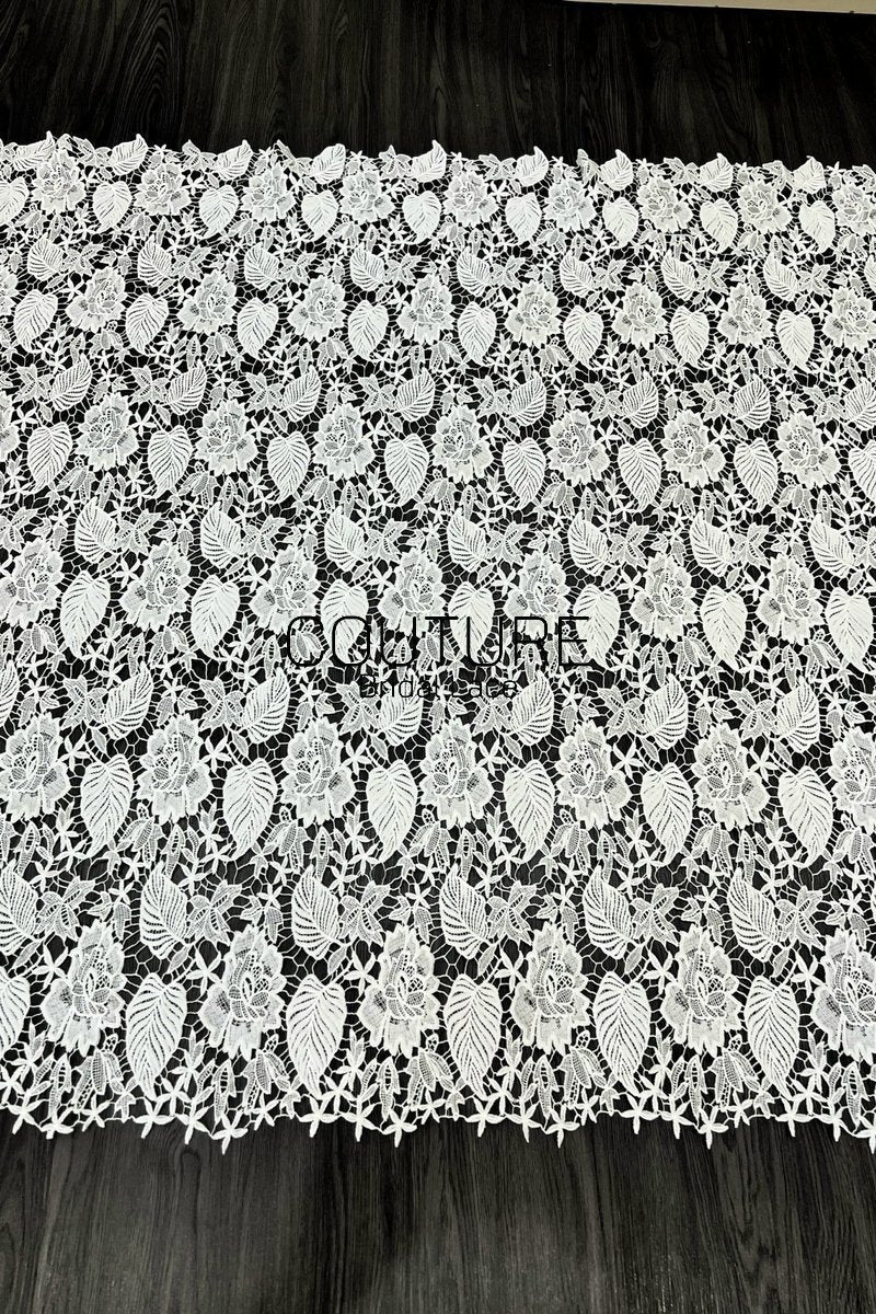 Floral Lace: Ornate Floral Vine with Scalloped Border, 3 Meters