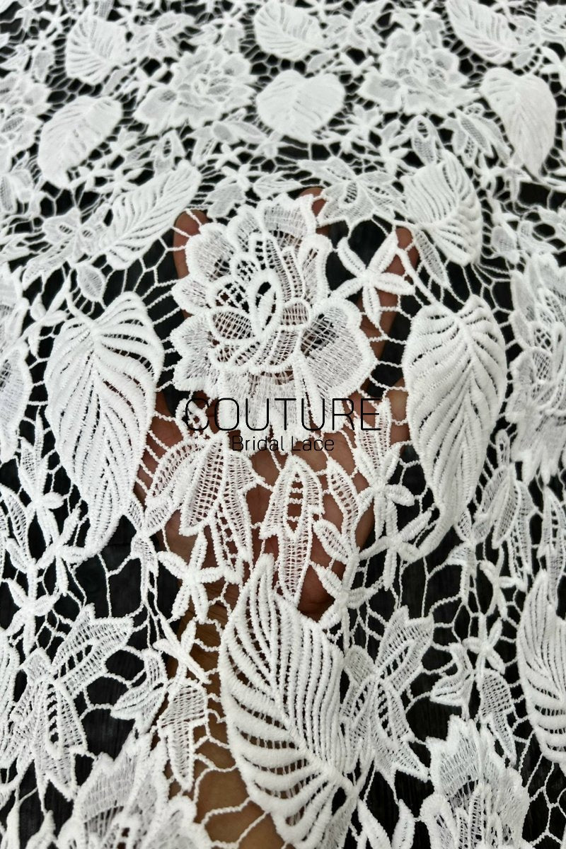 Floral Lace: Ornate Floral Vine with Scalloped Border, 3 Meters