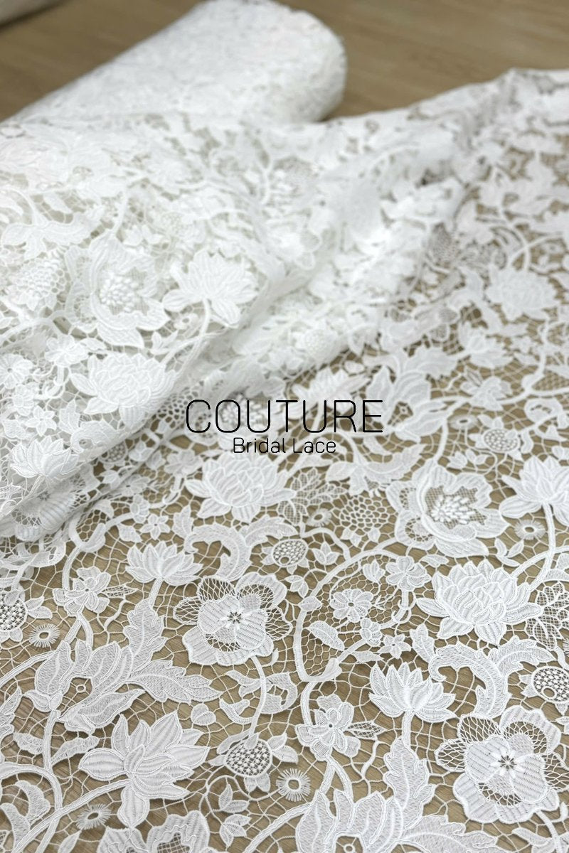 Floral Lace: Ornate Floral Vine with Scalloped Border, 3 Meters