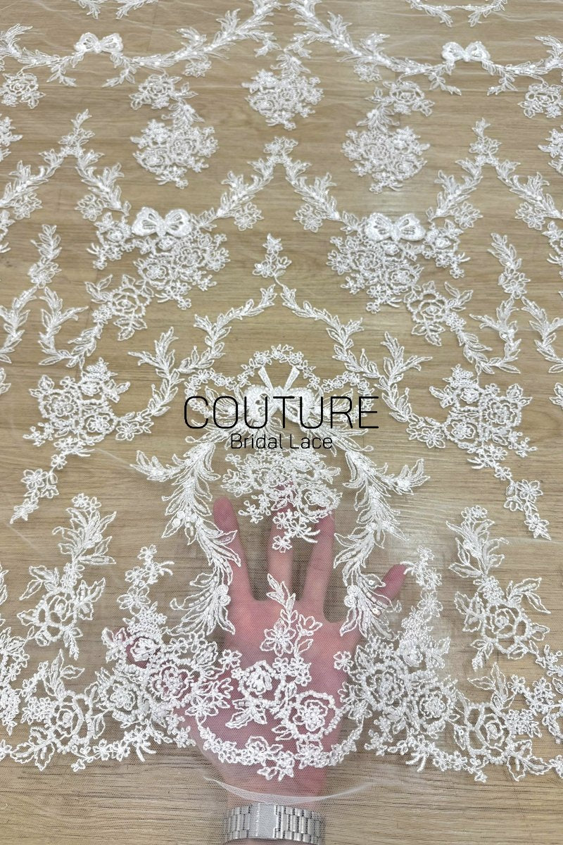 Beadings Lace: White Ornate Floral Medallion with Delicate Scalloped Floral Border Edge, 3 Meters