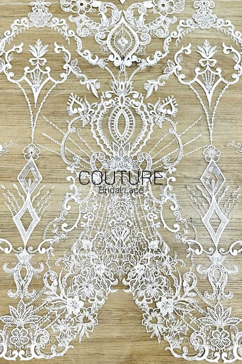 Beadings Lace: Ivory Ornate Baroque Medallion with Intricate Scalloped Floral Diamond Edge, 3 Meters