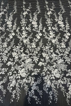 Floral Lace: Scattered Floral Vine with Scalloped Border, 3 Meters