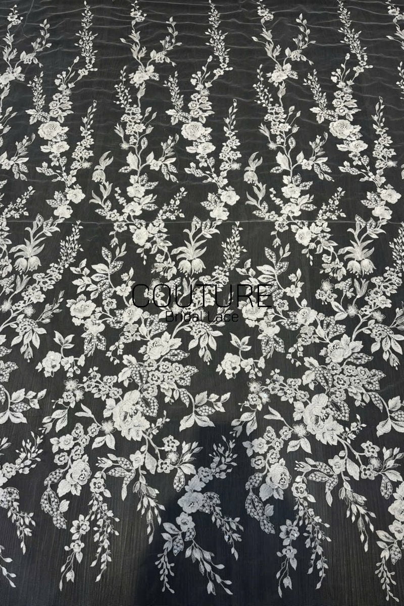 Floral Lace: Scattered Floral Vine with Scalloped Border, 3 Meters