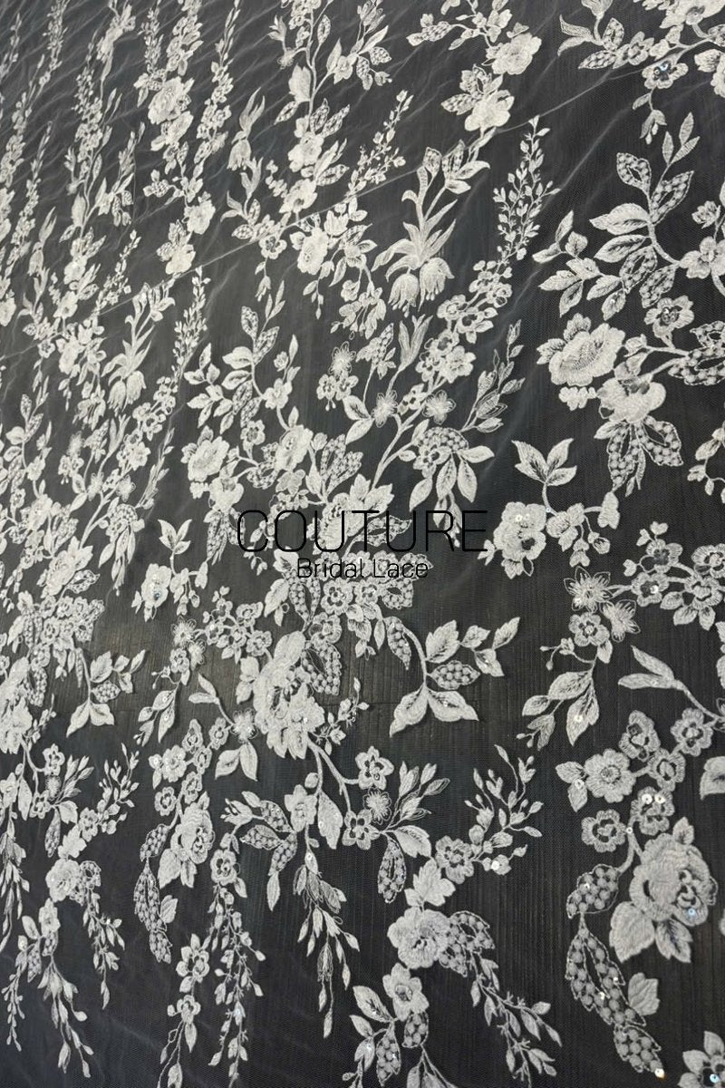 Floral Lace: Scattered Floral Vine with Scalloped Border, 3 Meters