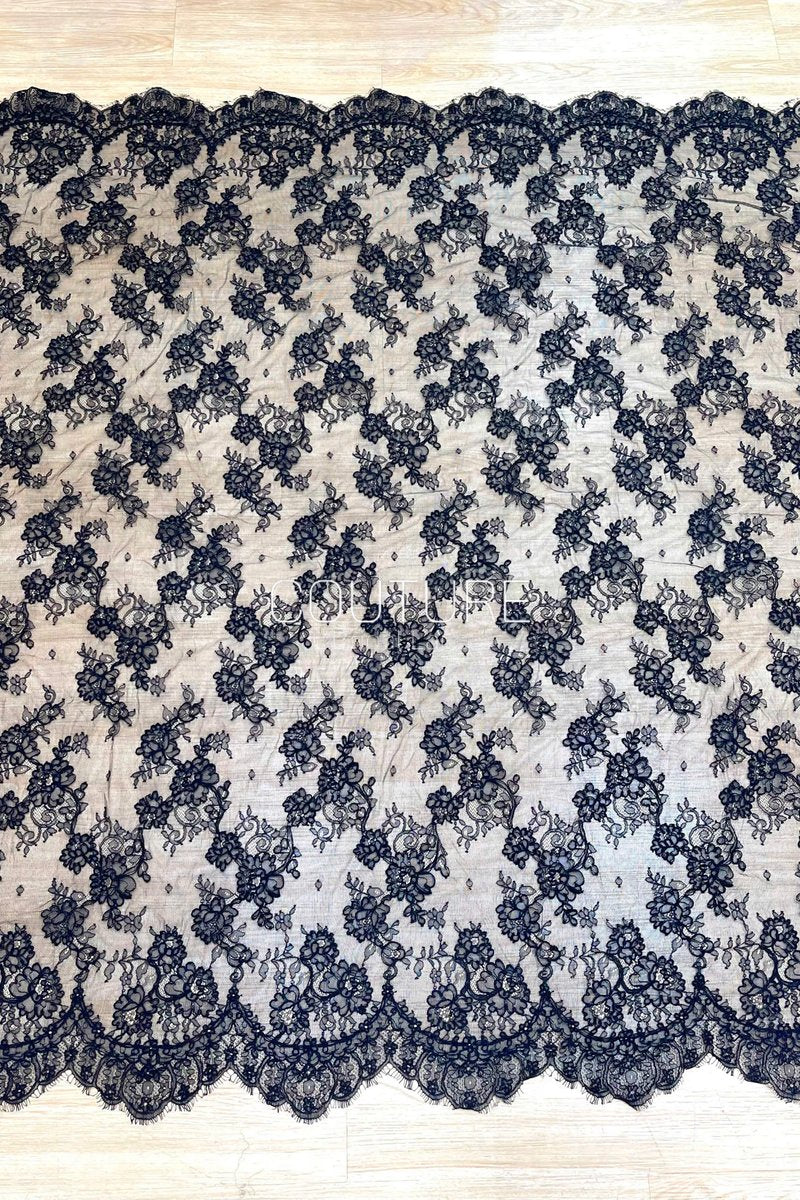 Color Lace: Floral Vine Scatter with Scalloped Eyelash Lace Border Edge, 3 Meters