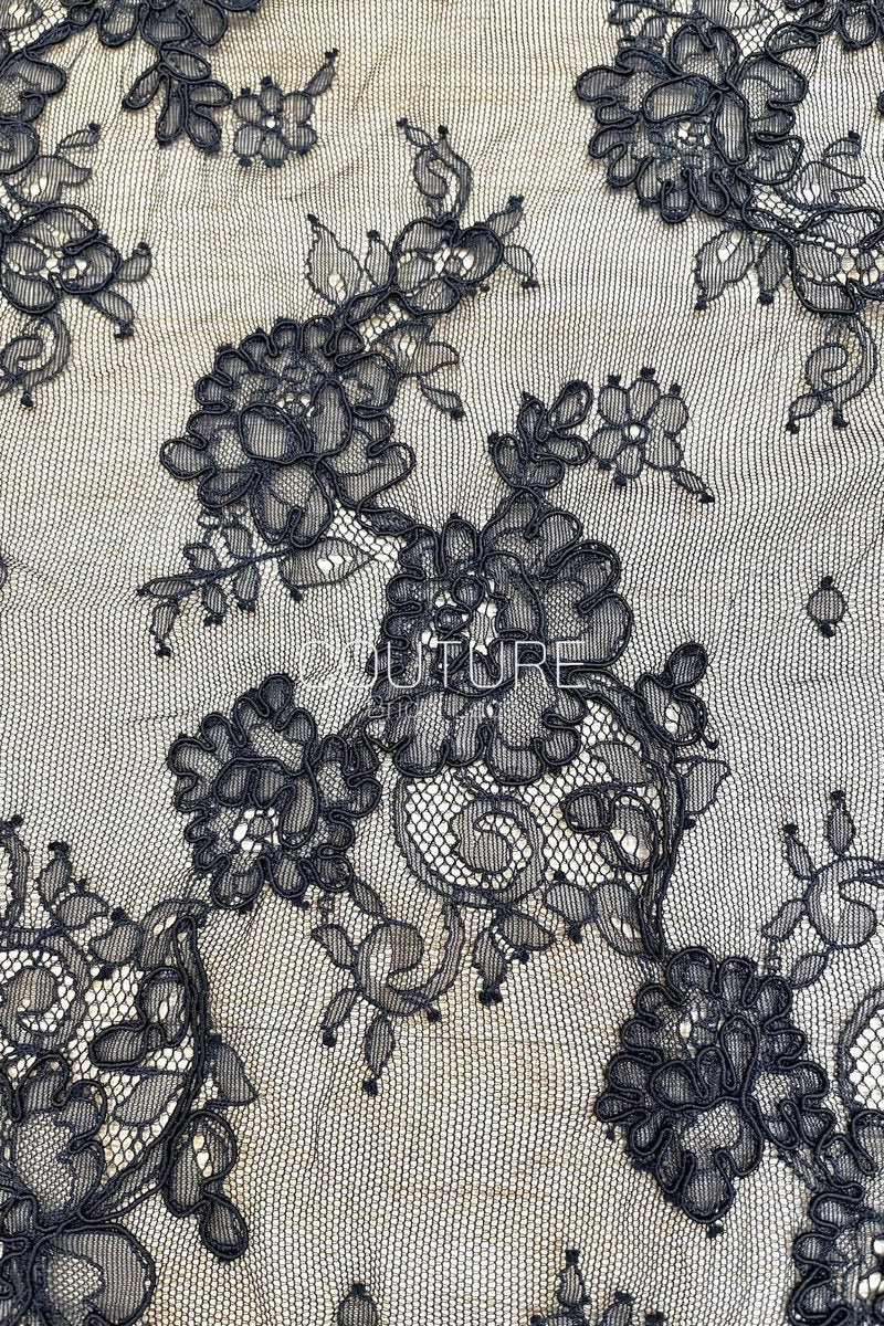 Color Lace: Floral Vine Scatter with Scalloped Eyelash Lace Border Edge, 3 Meters