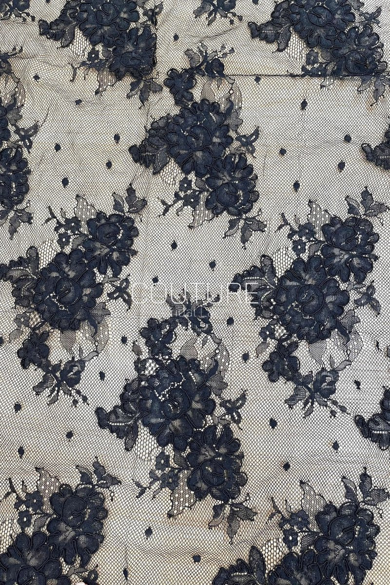 Color Lace: Floral Vine Clusters with Intricate Scalloped Floral Lace Edge, 3 Meters