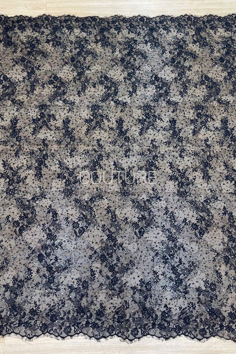 Color Lace: Delicate Floral Vine with Scalloped Eyelash Fringe Edge, 3 Meters