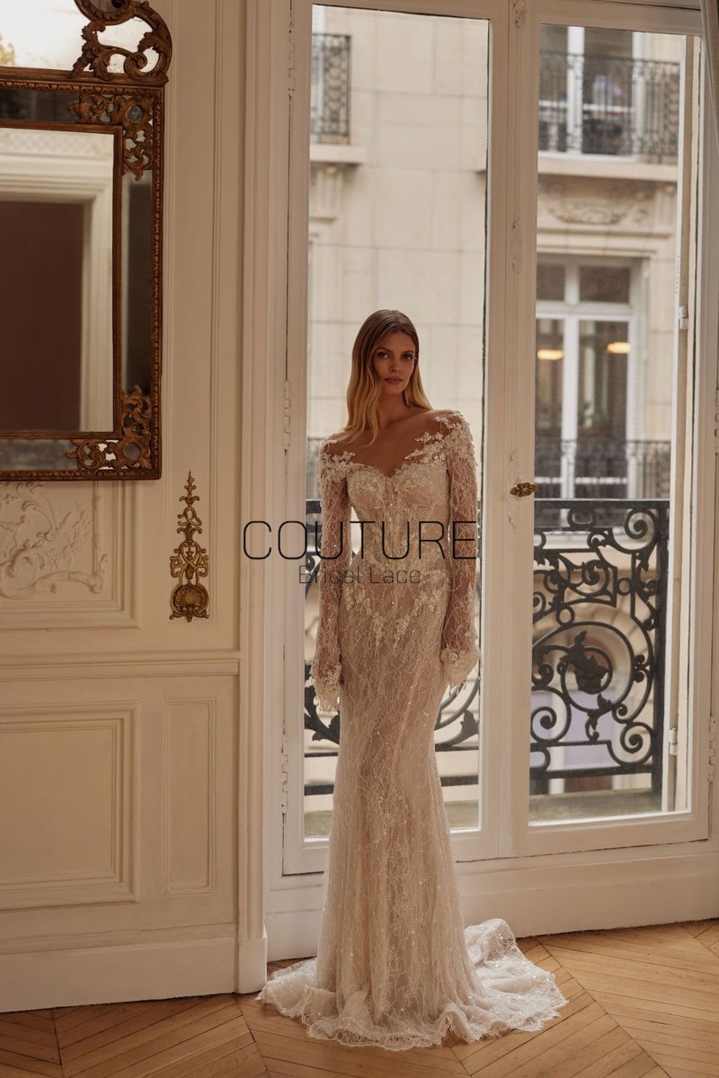 Corded Chantilly French Lace: White Scattered Delicate Floral Sprigs with Floral Scalloped Border, 3 Meters