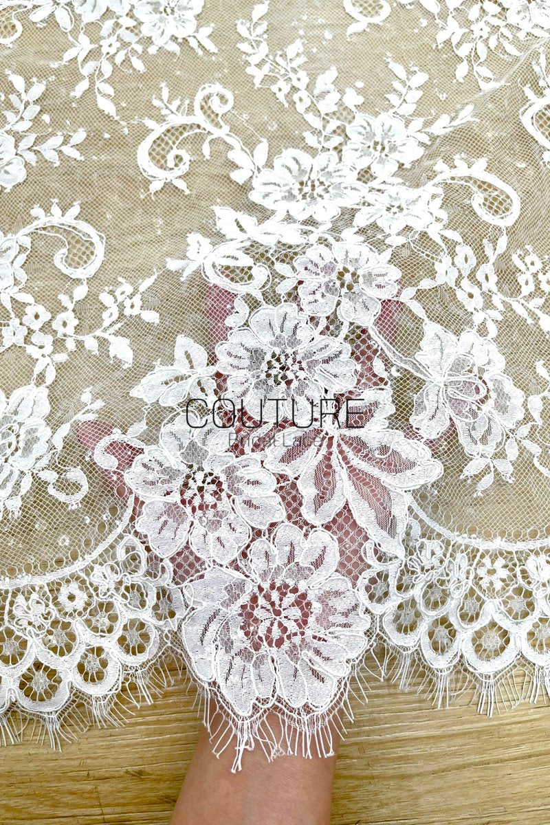 Sequins Chantilly Lace: Ivory Elaborate Floral And Swirling Vine Pattern With Scalloped Border With Delicate Eyelash Fringes, 3 Meters