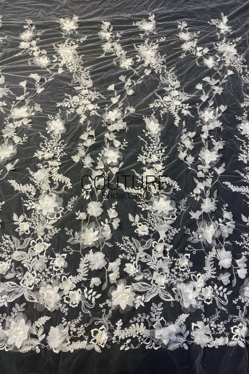 Floral Lace: Scattered Floral Sprays with Scalloped Border, 3 Meters