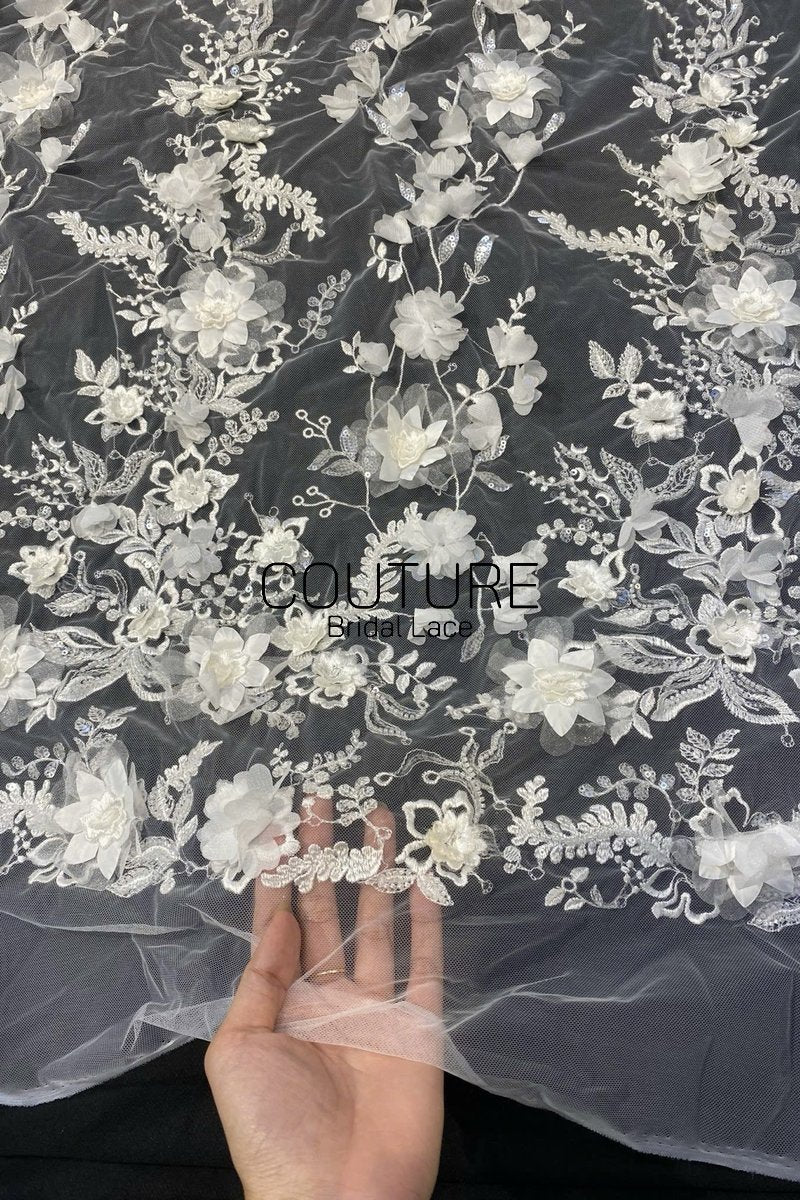 Floral Lace: Scattered Floral Sprays with Scalloped Border, 3 Meters