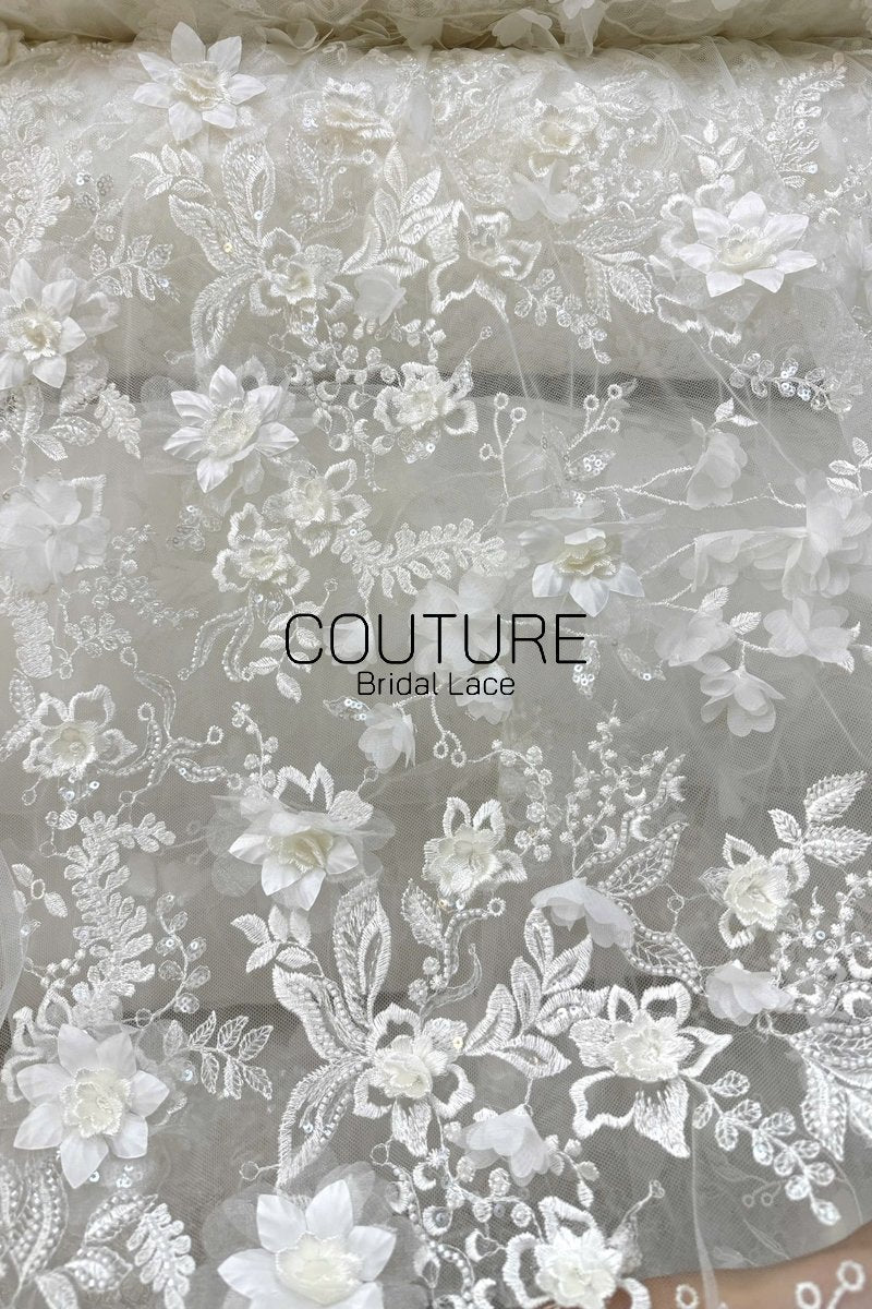 Floral Lace: Scattered Floral Sprays with Scalloped Border, 3 Meters
