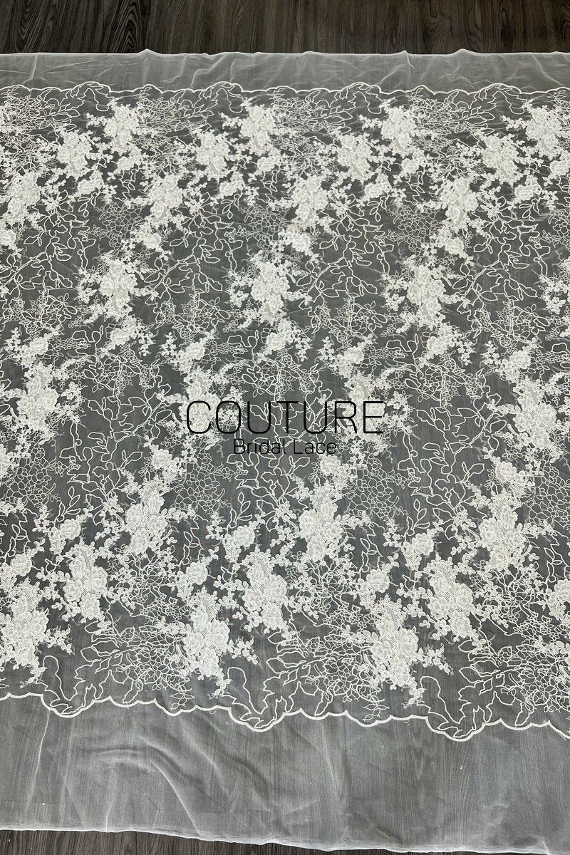 Floral Lace: Ivory Scattered Floral Bouquet Clusters with Ornate Scalloped Floral Edge Border, 1 Meter