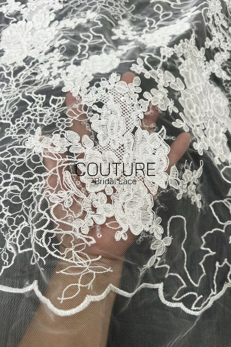 Floral Lace: Ivory Scattered Floral Bouquet Clusters with Ornate Scalloped Floral Edge Border, 1 Meter