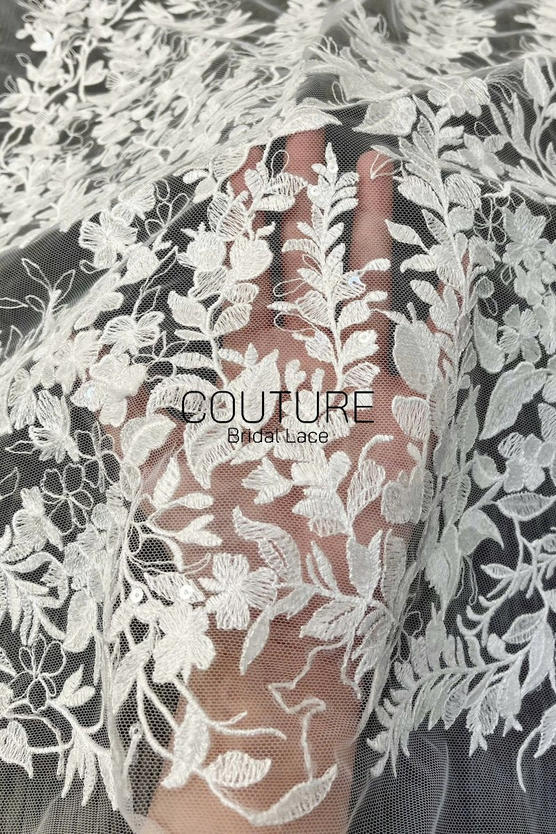 Floral Lace: Scattered Floral Clusters with Scalloped Border, 3 Meters
