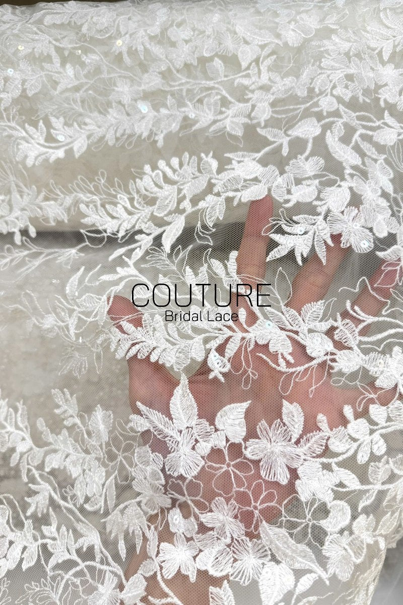 Floral Lace: Scattered Floral Clusters with Scalloped Border, 3 Meters