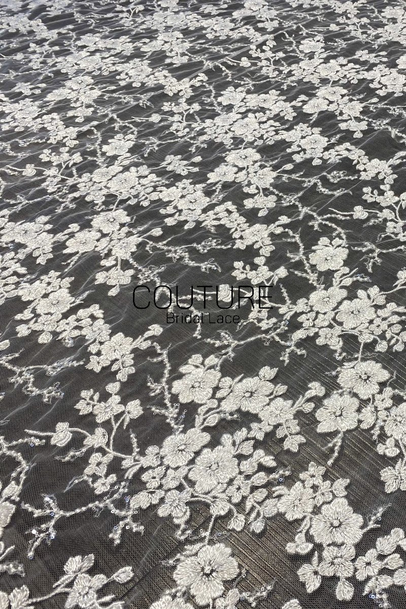 Floral Lace: Ivory Cascading Floral Vine Blossoms with Scalloped Eyelash Fringe Hemline Edge, 1 Meter