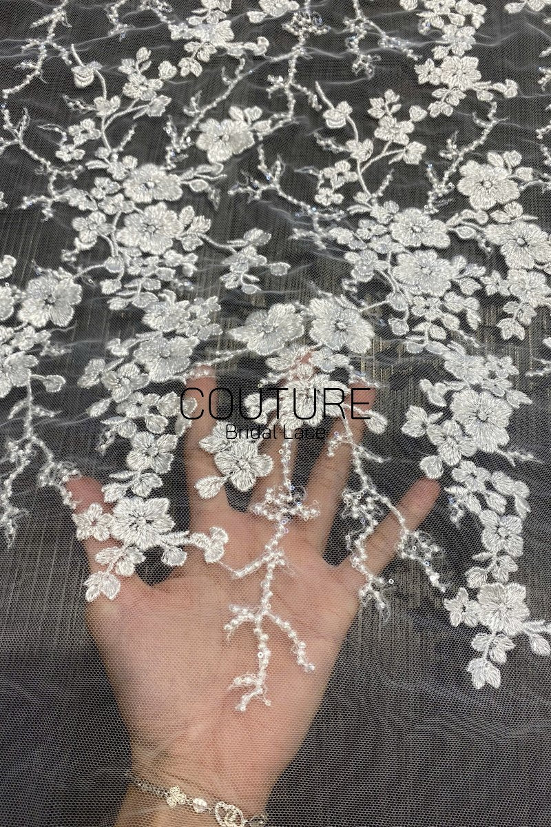 Floral Lace: Ivory Cascading Floral Vine Blossoms with Scalloped Eyelash Fringe Hemline Edge, 1 Meter