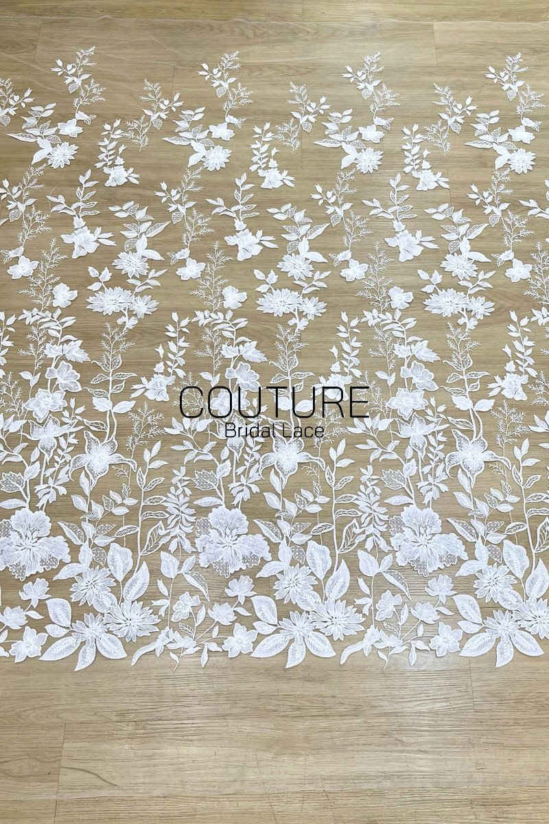 Floral Lace: Delicate Floral Sprigs with Scalloped Border, 3 Meters