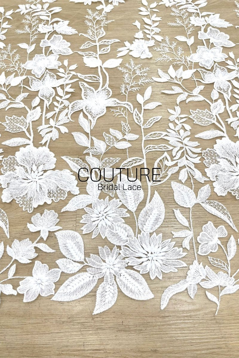 Floral Lace: Delicate Floral Sprigs with Scalloped Border, 3 Meters
