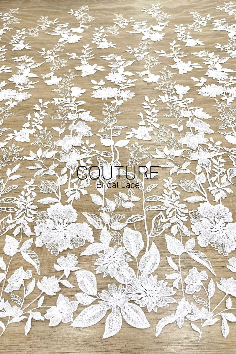 Floral Lace: Delicate Floral Sprigs with Scalloped Border, 3 Meters