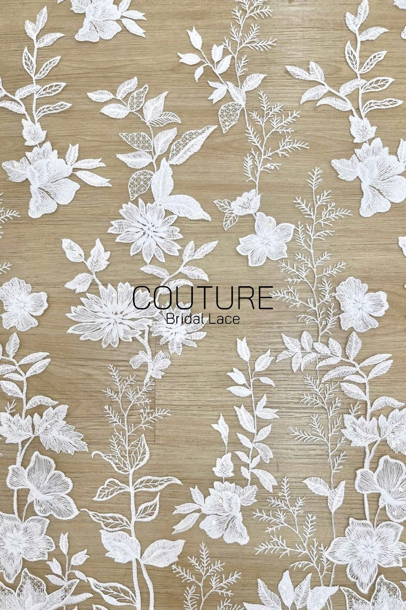 Floral Lace: Delicate Floral Sprigs with Scalloped Border, 3 Meters