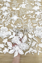 Floral Lace: Delicate Floral Sprigs with Scalloped Border, 3 Meters