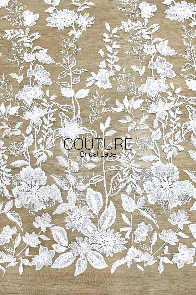 Floral Lace: Delicate Floral Sprigs with Scalloped Border, 3 Meters