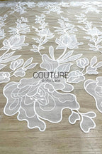 Floral Lace: Delicate Floral Vine with Scalloped Border, 3 Meters