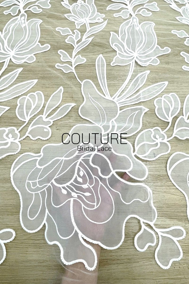 Floral Lace: Delicate Floral Vine with Scalloped Border, 3 Meters