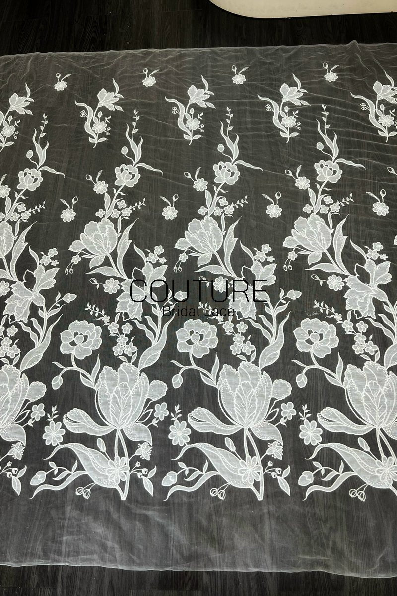 Floral Lace: Ivory Large Botanical Floral Arrangement with Scalloped Floral Edge Border, 1 Meter
