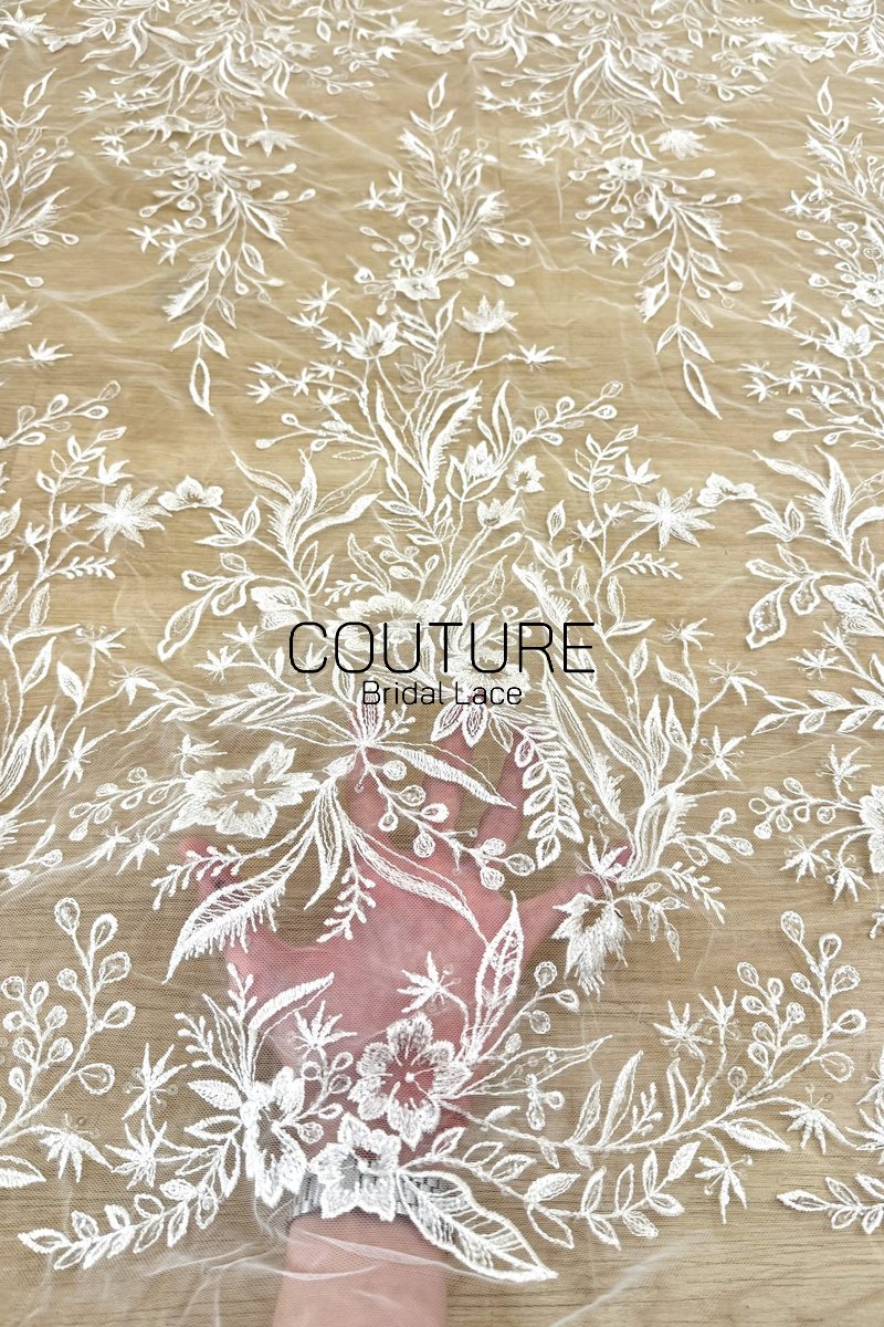 Floral Lace: Scattered Floral Clusters with Scalloped Border, 3 Meters