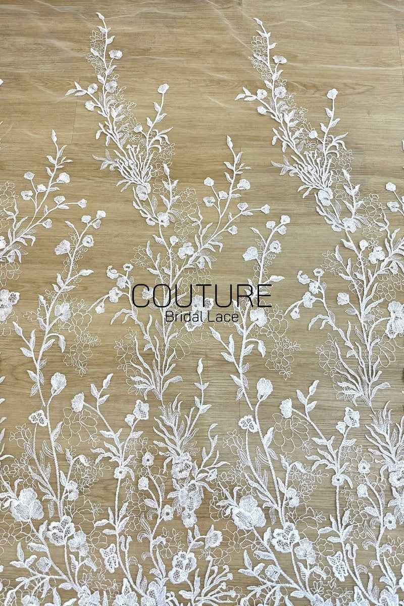 Floral Lace: Scattered Floral Clusters with Scalloped Border, 3 Meters