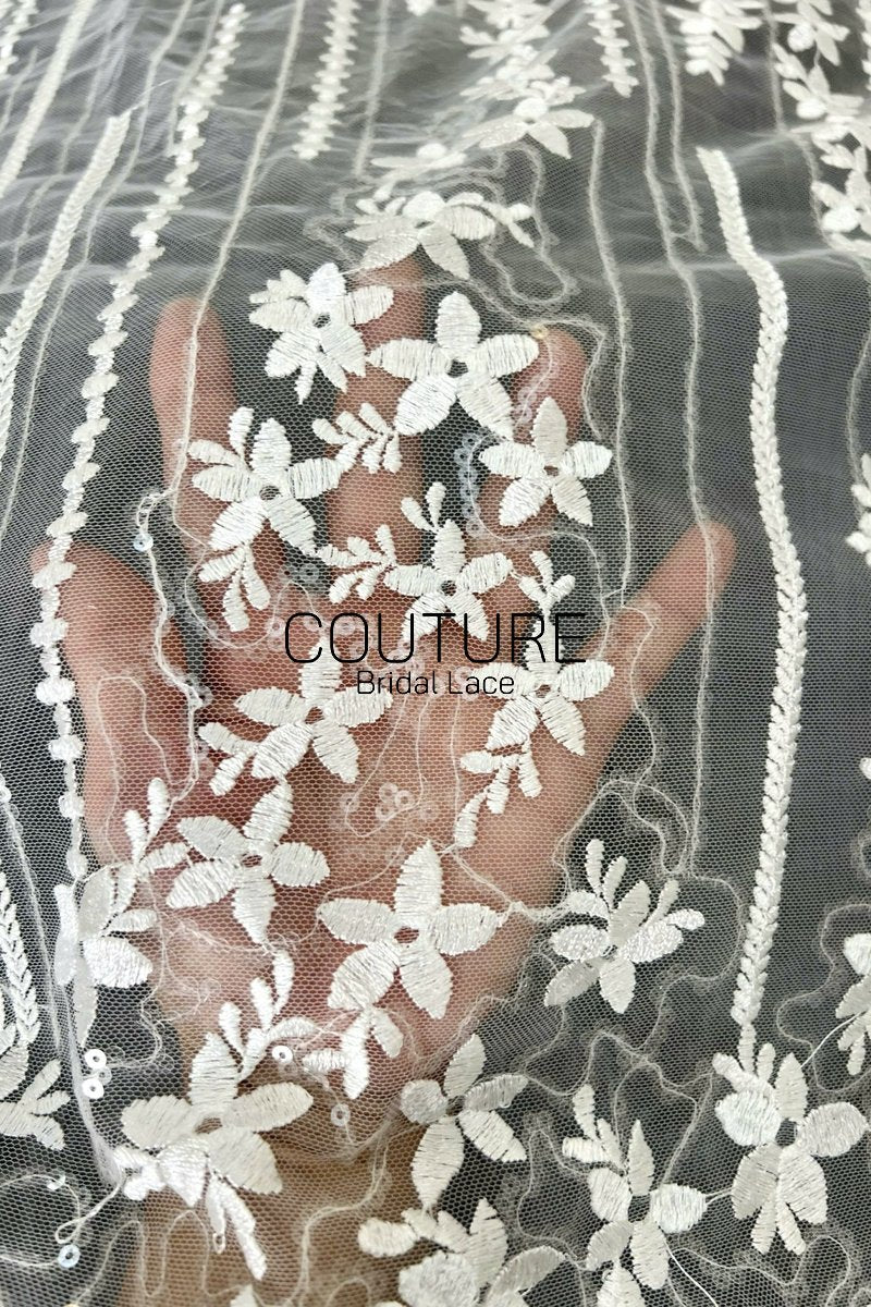 Floral Lace: Ornate Floral Clusters with Scalloped Border, 3 Meters
