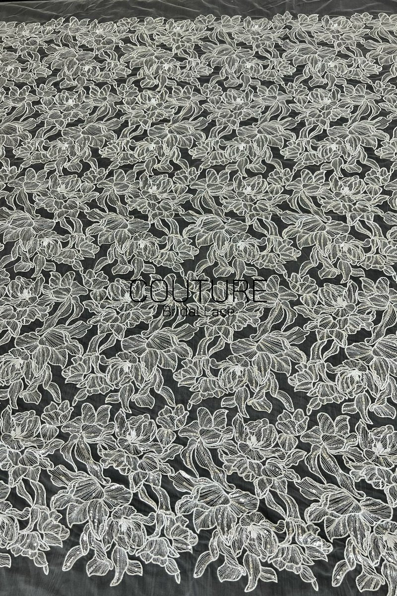 Floral Lace: Ivory Delicate Floral Vine Pattern with Scalloped Floral Edge Border Detail, 1 Meter