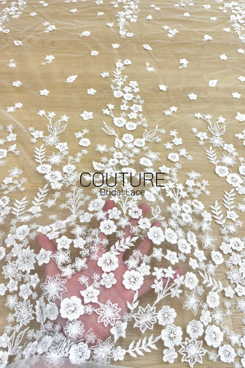 Floral Lace: Scattered Floral Clusters with Scalloped Border, 3 Meters