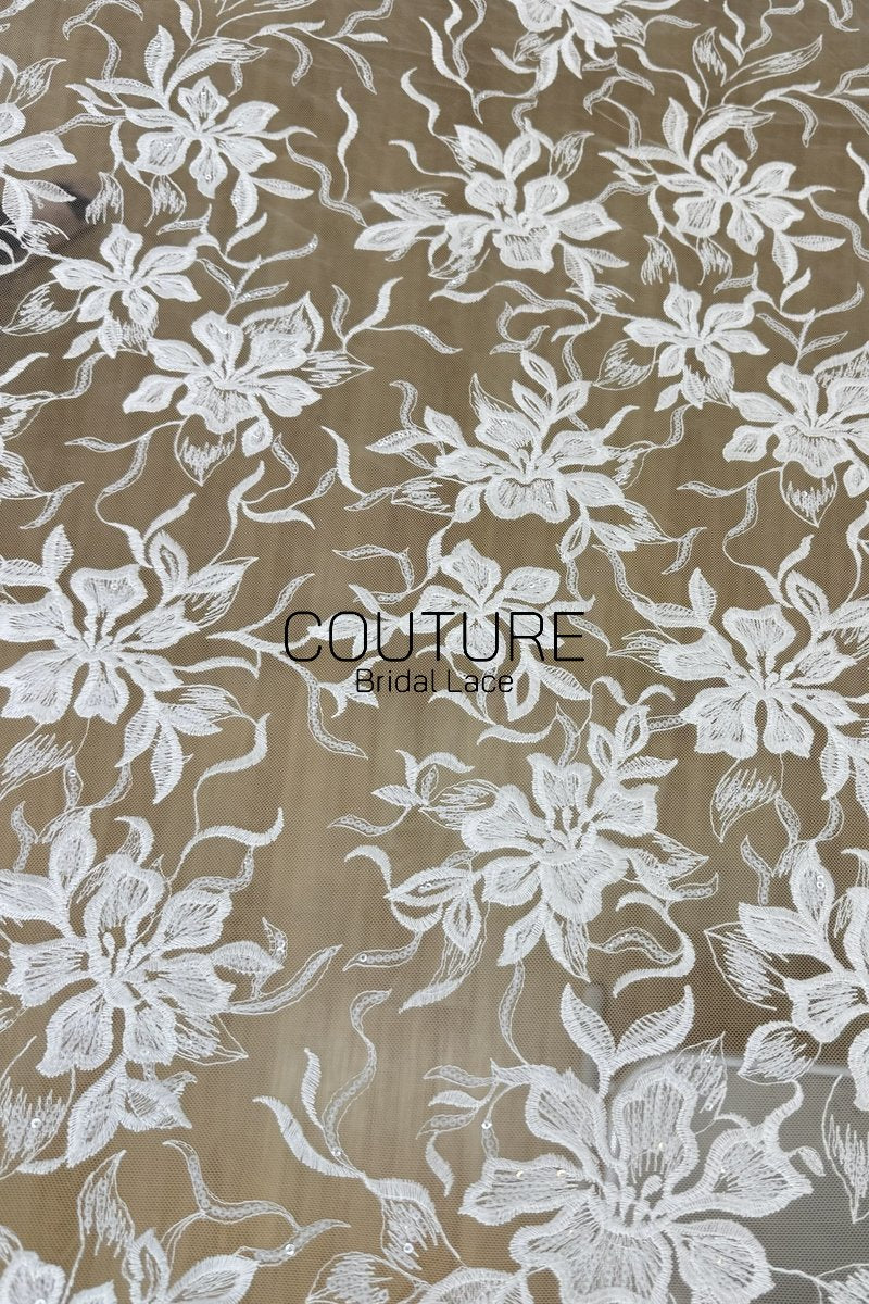 Floral Lace: Delicate Floral Vine with Scalloped Border, 3 Meters