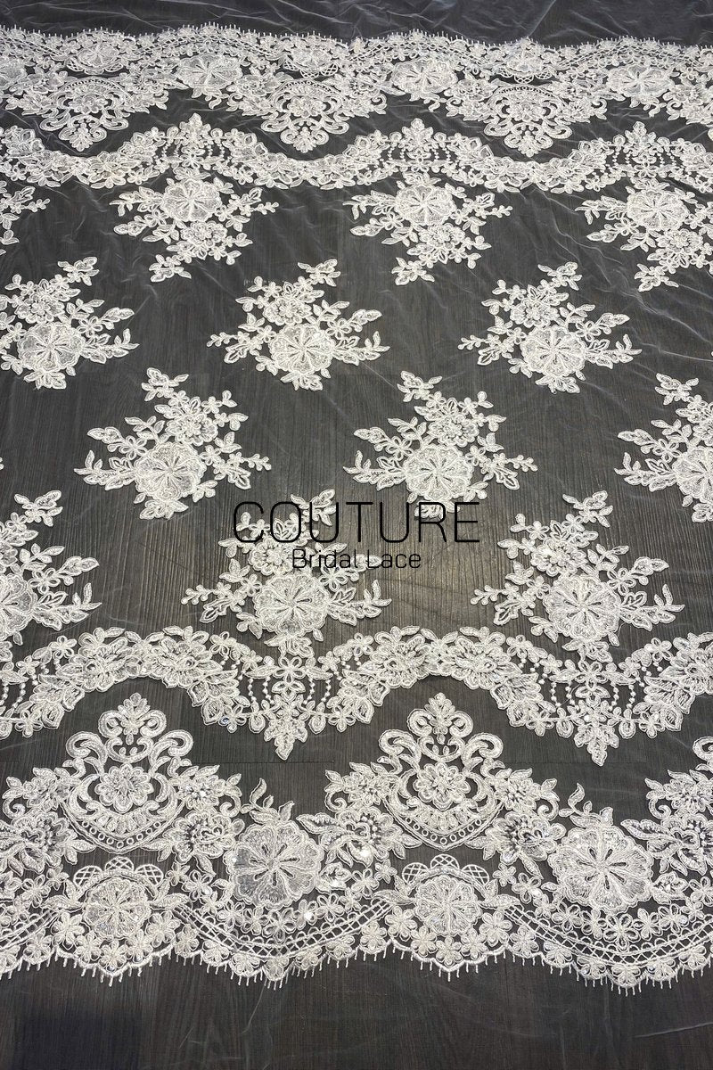 Floral Lace: Ivory Scattered Floral Medallions with Scalloped Floral Edge Border, 1 Meter