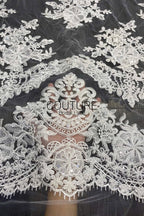 Floral Lace: Ivory Scattered Floral Medallions with Scalloped Floral Edge Border, 1 Meter