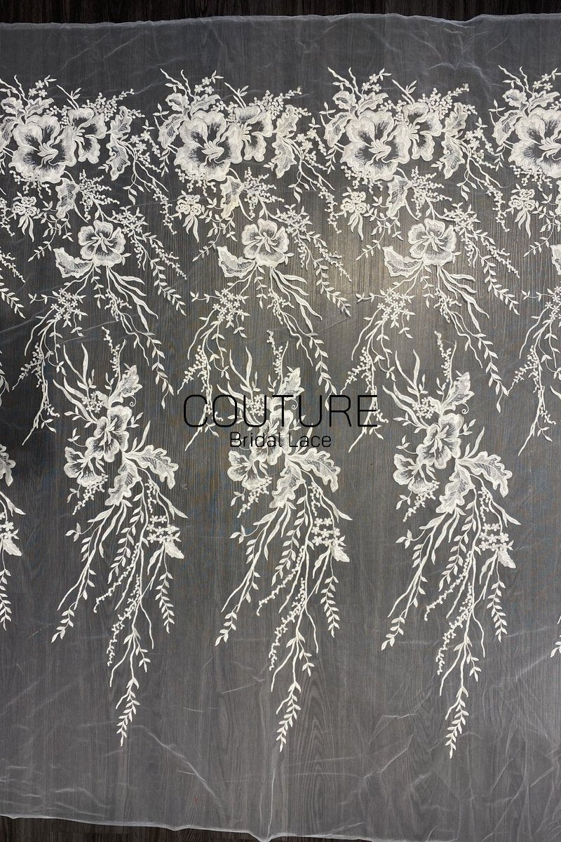 Floral Lace: Dense Floral Vine with Scalloped Border, 3 Meters