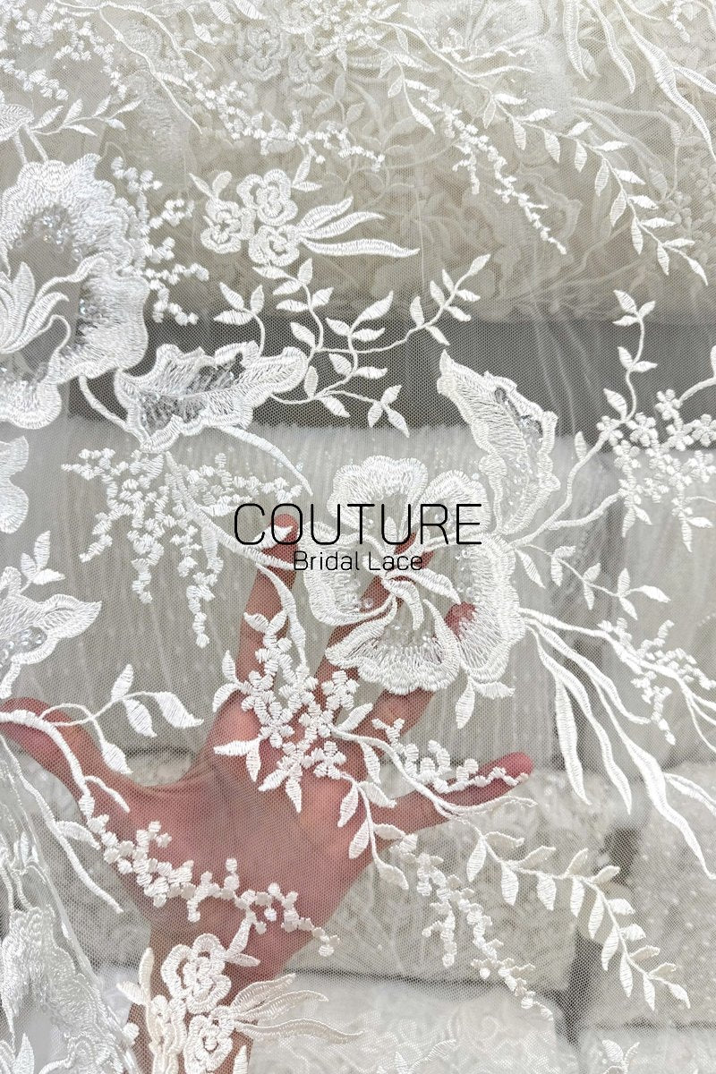 Floral Lace: Dense Floral Vine with Scalloped Border, 3 Meters