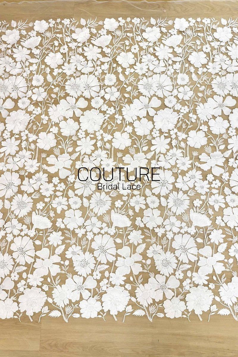 Floral Lace: Scattered Floral Clusters with Scalloped Border, 3 Meters