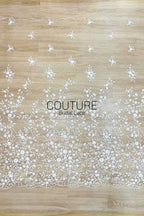 Floral Lace: Scattered Floral Sprays with Scalloped Border, 3 Meters