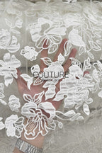 Floral Lace: Scattered Floral Sprays with Scalloped Border, 3 Meters