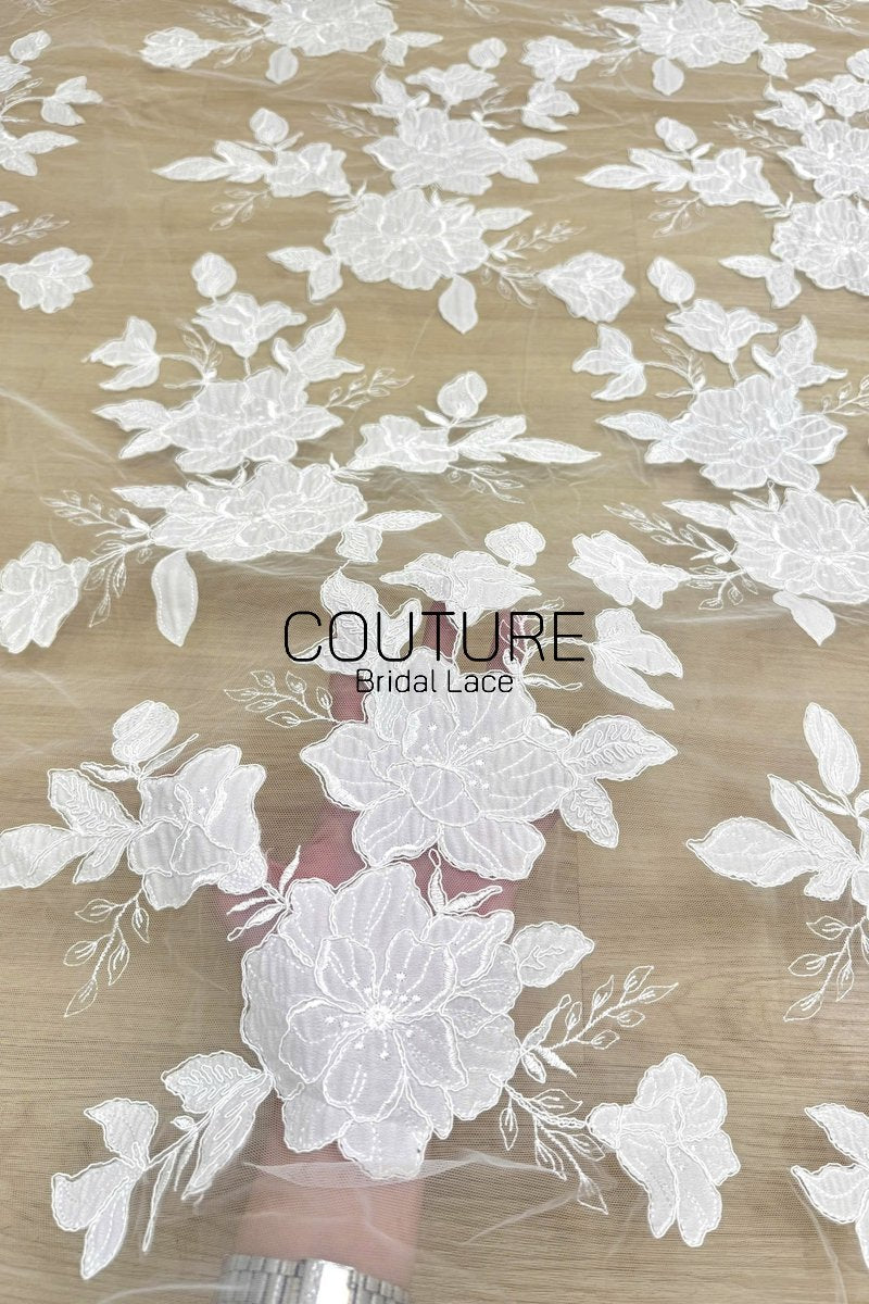 Floral Lace: Delicate Floral Vine with Scalloped Border, 3 Meters
