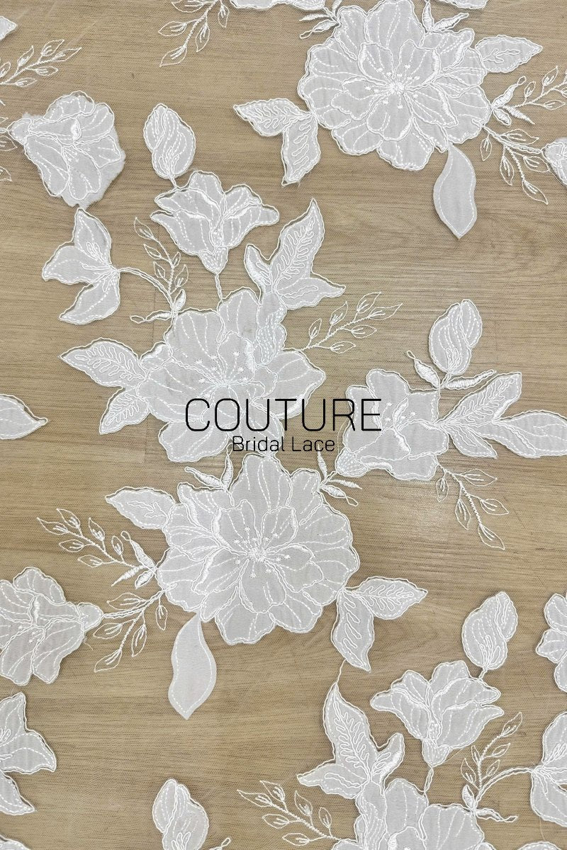 Floral Lace: Delicate Floral Vine with Scalloped Border, 3 Meters
