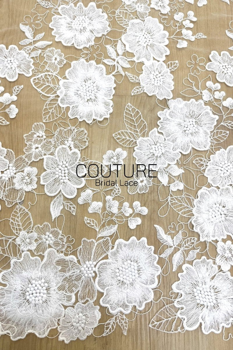 Floral Lace: Scattered Floral Sprays with Scalloped Border, 3 Meters